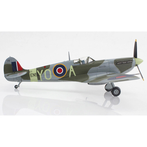 Spitfire Mk. Vb 1/48 Die Cast Model - HA7862 F/O Jack Sheppard No. 401 Sqn. (RCAF) 1943 Alt Image 3