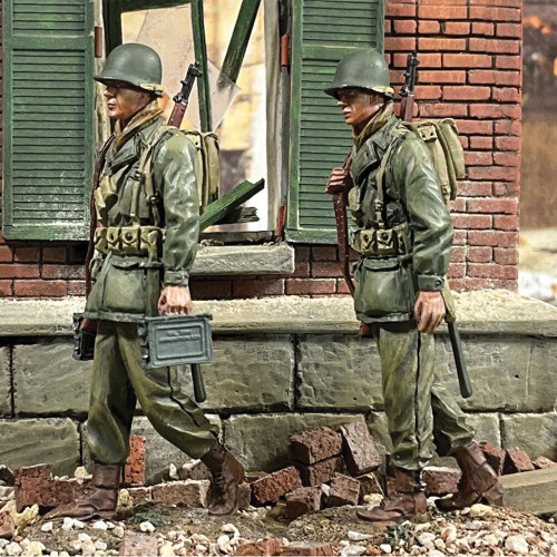 Slogging Along U.S. Infantrymen Marching 1/30 Figure Set William Britain (25272) Alt Image 1
