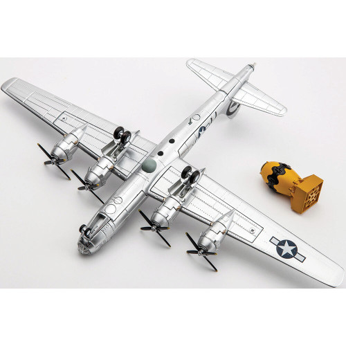 B-29 Superfortress, 1/144 Die Cast Model - AF1-0112C Bockscar with 1/72 Scale "Fatman" Bomb Alt Image 3