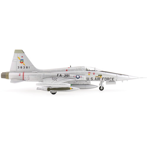 F-5A Freedom Fighter 1/72 Die Cast Model Alt Image 2