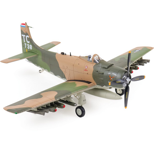 A-1H Skyraider 1/72 Die Cast Model - HA2922 Alt Image 1
