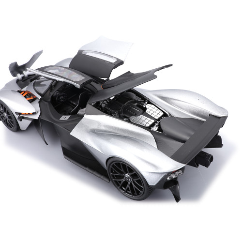 2022 Aston Martin Valkyrie - Silver Alt Image 6