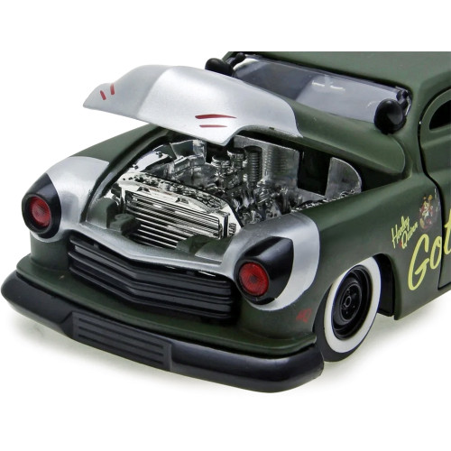 Harley Quinn 1951 Mercury Bombshell Alt Image 3