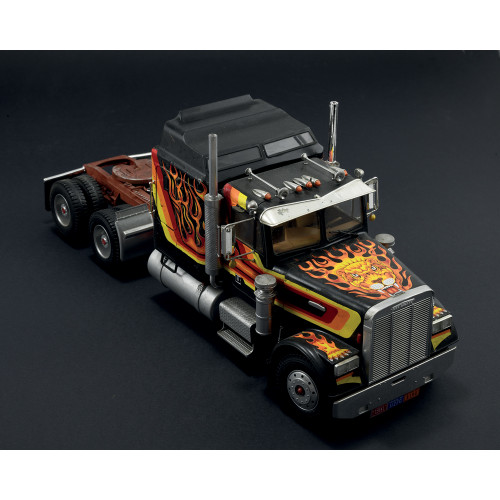 Freightliner Aerodyne 1/24 Kit Alt Image 3