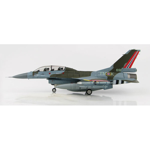 F-16BM Fighting Falcon 1/72 Die Cast Model Alt Image 2