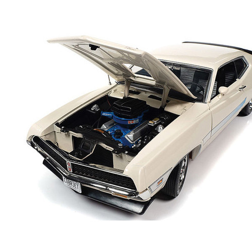 1971 Ford Torino GT 1/18 Die Cast Model Alt Image 2