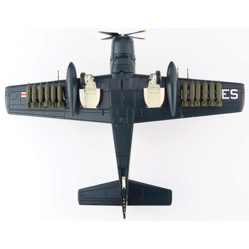 AD-3 Skyraider 1/72 Die Cast Model - HA2918 VMA-121, US Marines, Korean War Alt Image 4