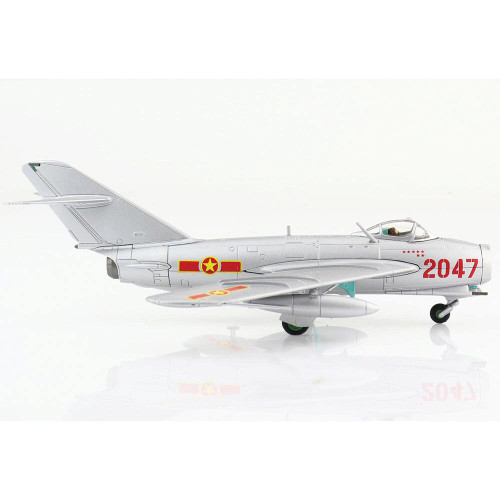 MIG-17 Fresco C 1/72 Die Cast Model - HA5910 Pilot Nguyen Van Bay, 923rd Fighter Rgt., 1972 Alt Image 2