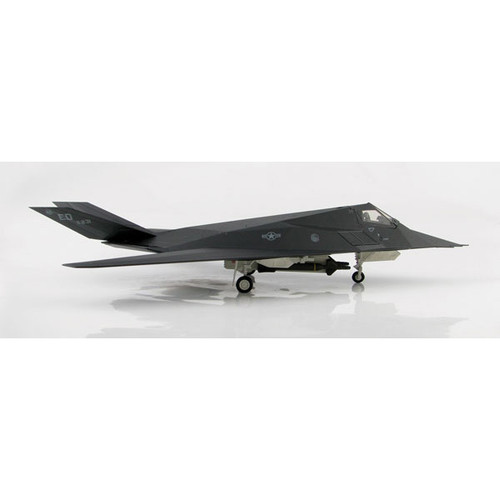 F-117A Nighthawk 1/72 Die Cast Model Alt Image 3