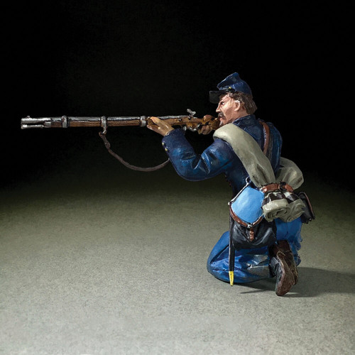 Irish Brigade Kneeling Firing No. 1 1/30 Figure William Britain 31347 Alt Image 1