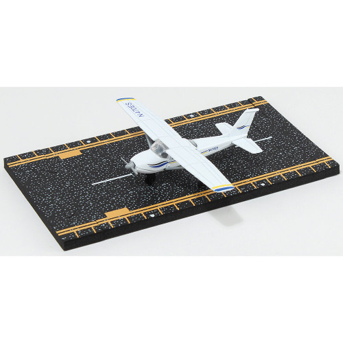 Cessna 172  13107 Alt Image 3