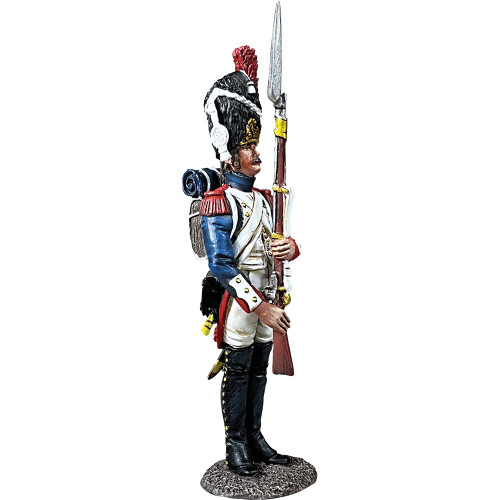 Imperial Guard at Present Arms 1/30 Figure William Britain (36200) Alt Image 1