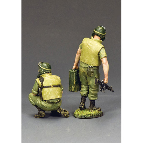 2-Piece Dismounted Armor Crew 1/30 Figure Set Alt Image 1