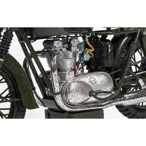 Triumph TR6 Trophy (Weathered) 1/12 Die Cast Model The Great Escape Alt Image 3