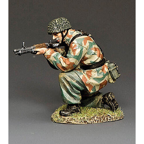 Fallschirmjager Kneeling Firing FG42 1/30 Figure Main Image