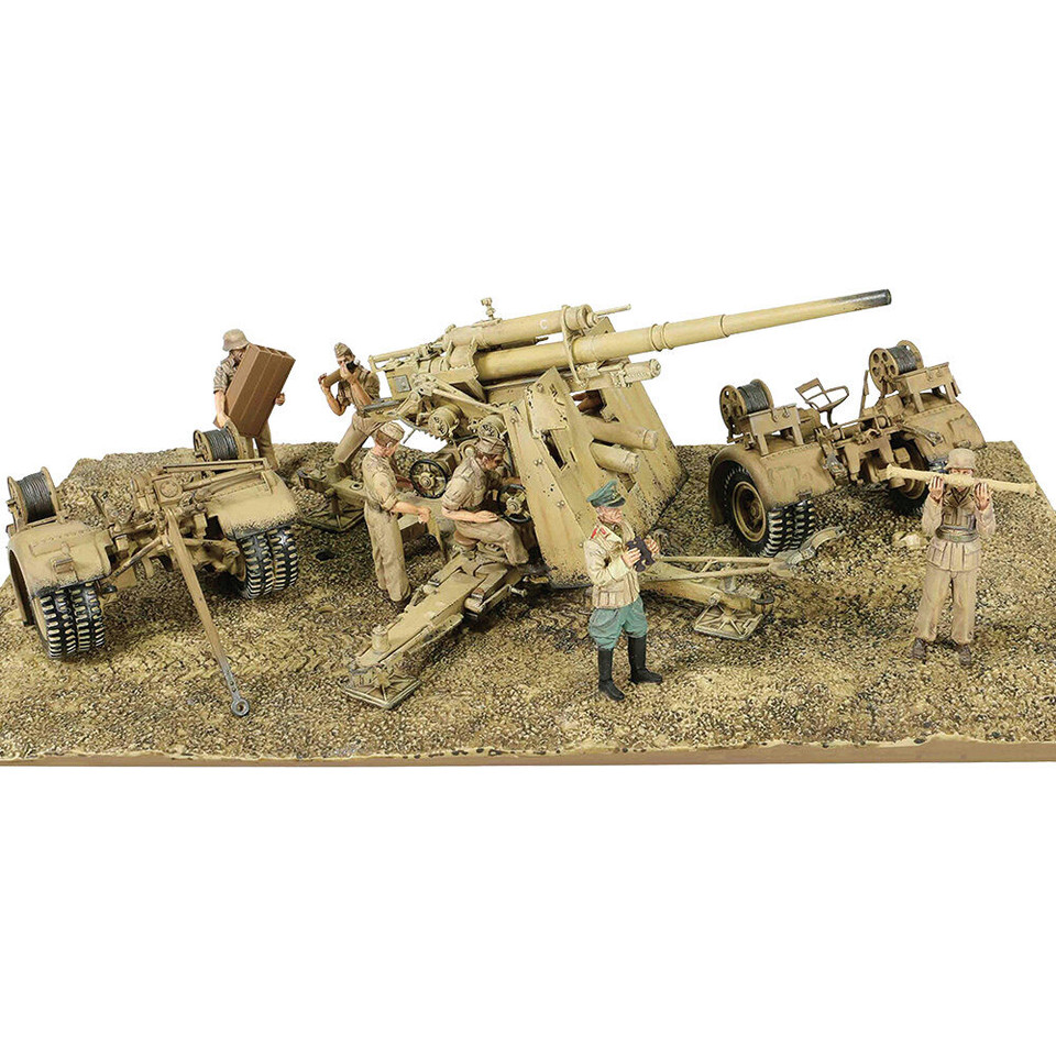 FlaK 36 sd. 202 Tow Vehicle 1/32 Die Cast Model w/Figures Main Image