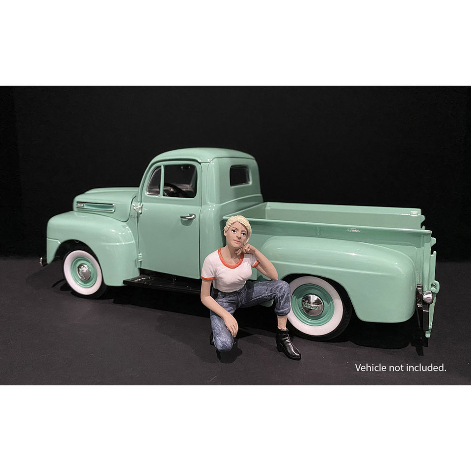 Car Girl in Tees 1/18 Figure- Michelle Main Image