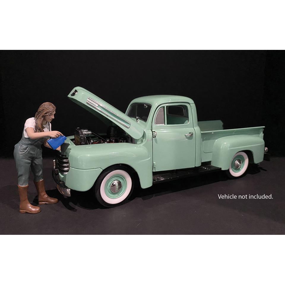 Car Girl in Tees 1/18 Figure- Kylie Main Image
