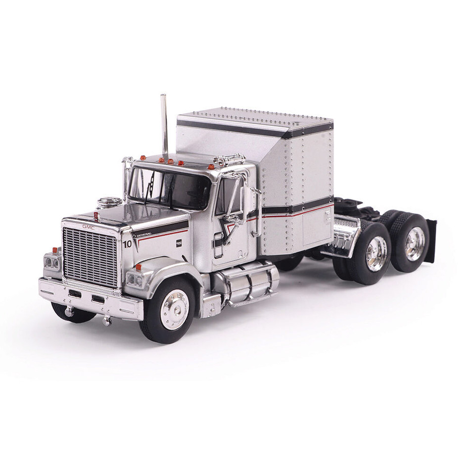 1980 GMC General 1/64 Die Cast Model IXO Models (IA64004) Main Image