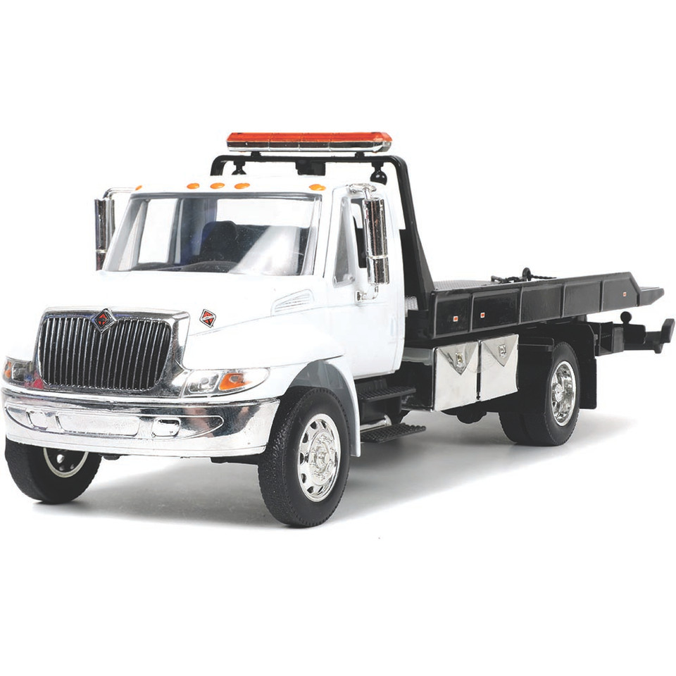 International Flatbed Tow Truck Main Image