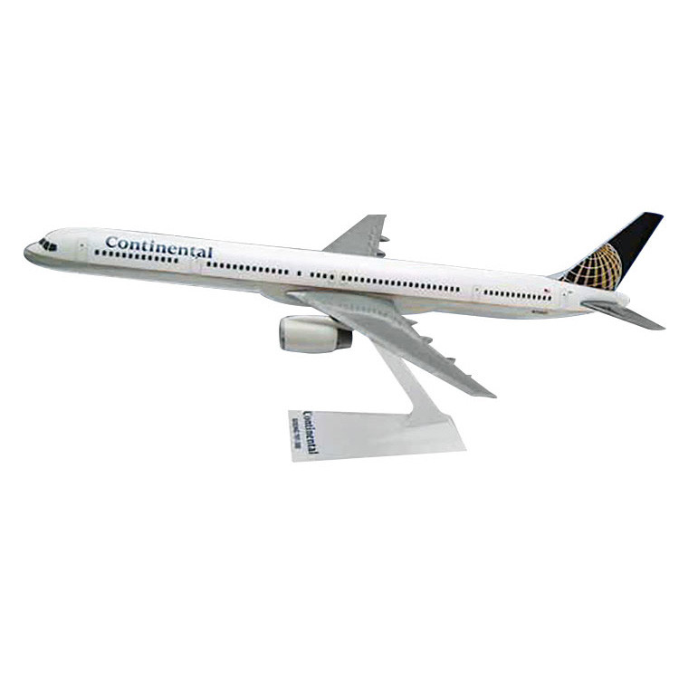 B757-300 1/200 Display Model Main Image