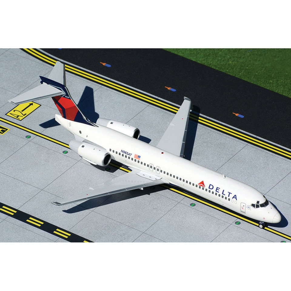Boeing 717-200 1/200 Die Cast Model - Delta Airlines Main Image