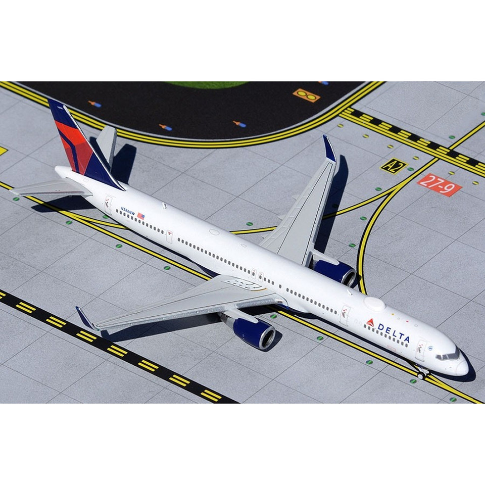 Boeing 757-300  1/400 Die Cast Model - Delta Main Image
