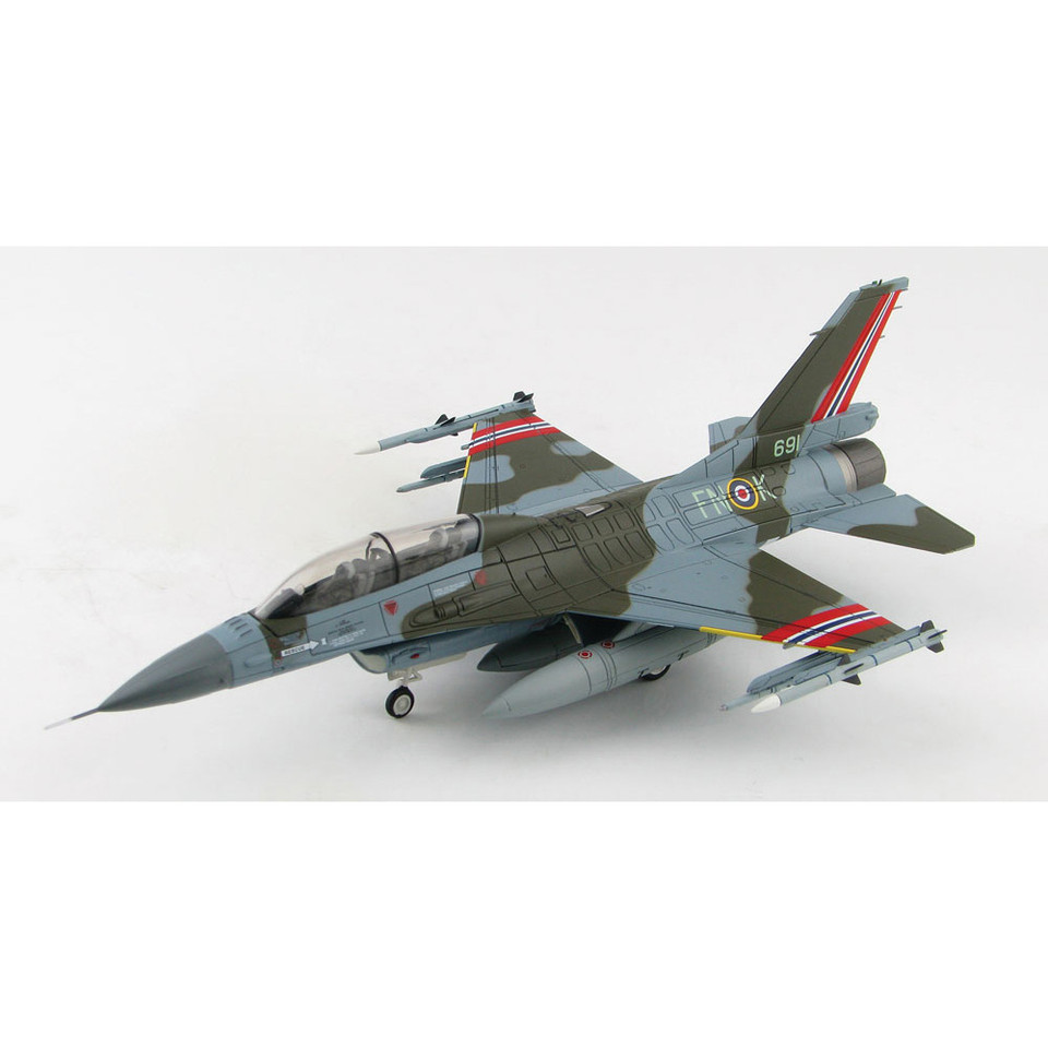 F-16BM Fighting Falcon 1/72 Die Cast Model Main Image