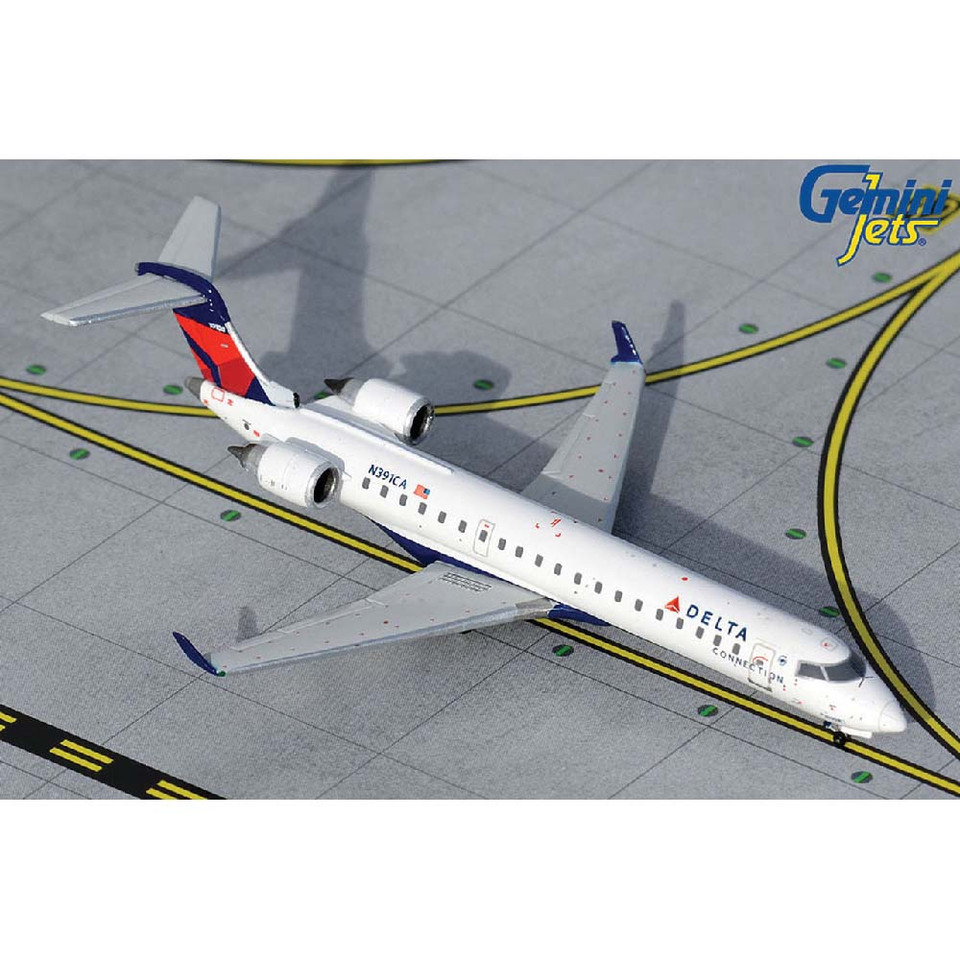 Bombardier CRJ700ER 1/400 Die Cast Model - Endeavor Air Main Image