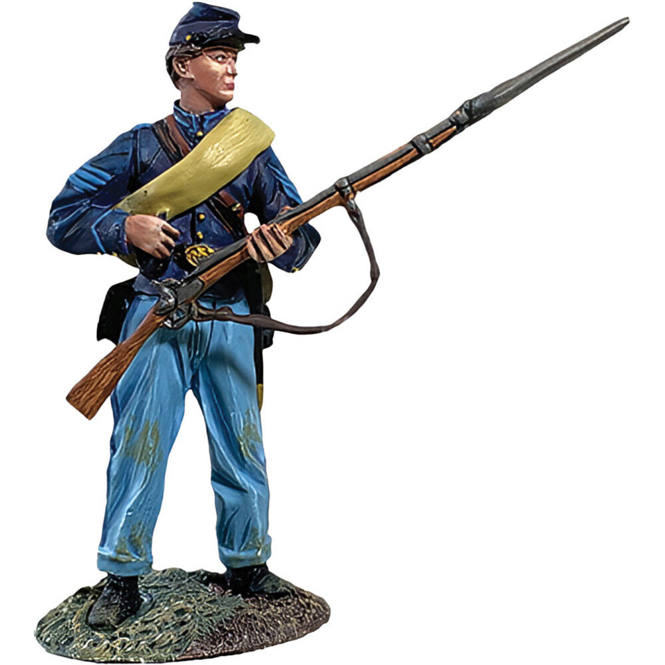 Union Sergeant Standing Reach for Cap 1/30 Figure William Britain 31410 Main Image