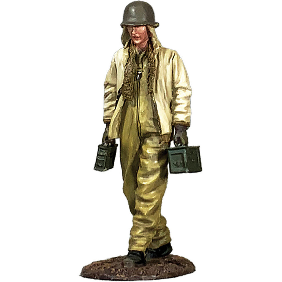 Tanker Walking with Ammo Cans 1/30 Figure William Britain (25216) Main Image