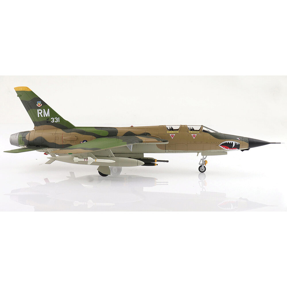 F-105F Thunderchief 1/72 Die Cast Model - HA2523 354 TFS/355 TFW