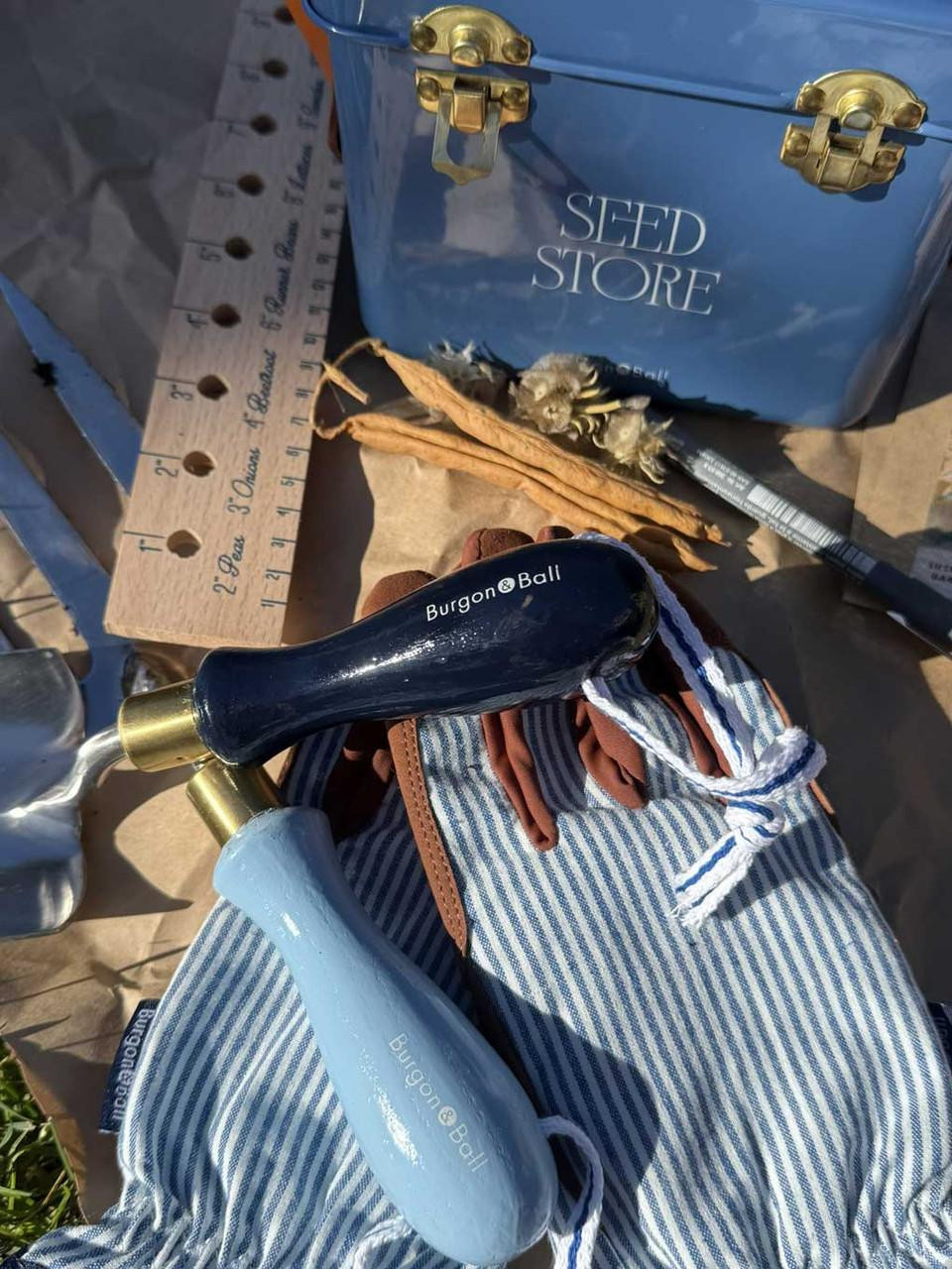 Burgon and Ball Collector Hand Trowel - Navy  Burgon and Ball Collector Hand Trowel - Navy