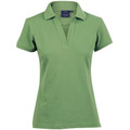 Sage green ladies polo shirt with collar and short sleeves in cotton fabric