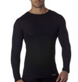 Male model wearing a black long sleeve crew neck base layer with a small woven label at hem