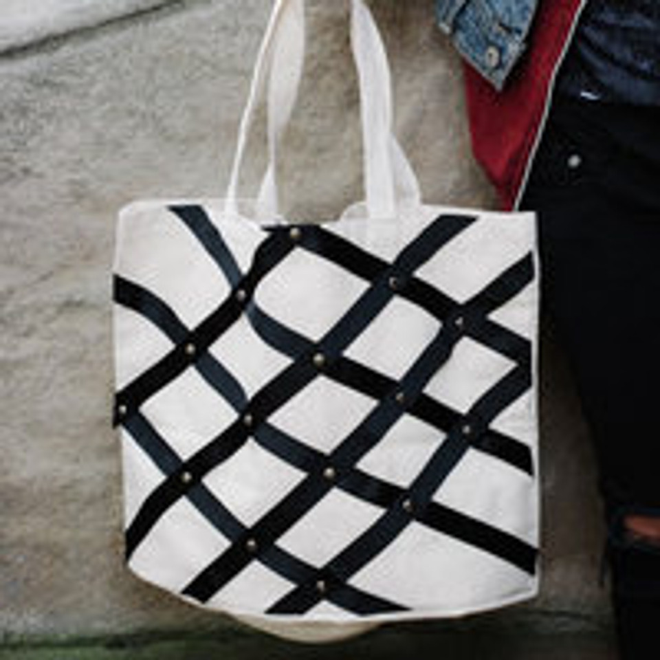 ​DIY: Lattice Canvas Tote Bag