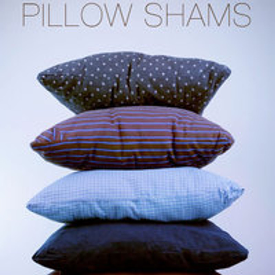 DIY : Upcycle Shirts into Pillow Covers