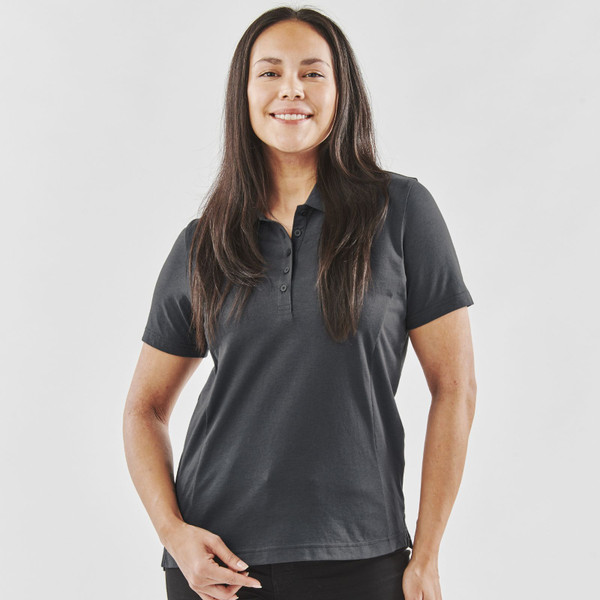Woman wearing a charcoal short-sleeve polo with ribbed collar and three-button placket
