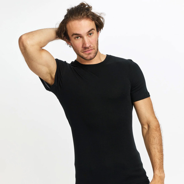 Black merino wool short sleeve crew neck t-shirt with smooth fitted construction