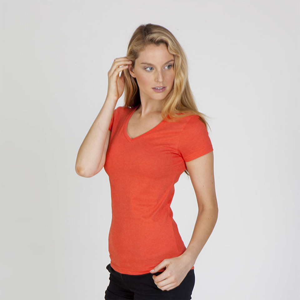Coral red marl v-neck t-shirt with short sleeves and fitted silhouette