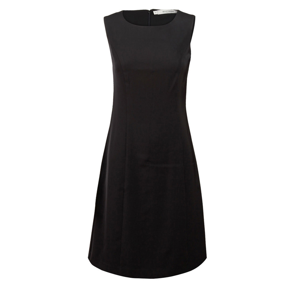 Black sleeveless shift dress with round neckline and A-line silhouette