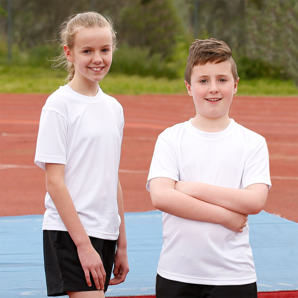 A plain INFLUX Kids Cool Dry Mesh Knitted T-shirt made from breathable, 160gsm 100% Polyester mesh fabric. The anti-bacterial tee offers quick-dry moisture-wicking properties and excellent UV protection with a UPF rating of 30+.