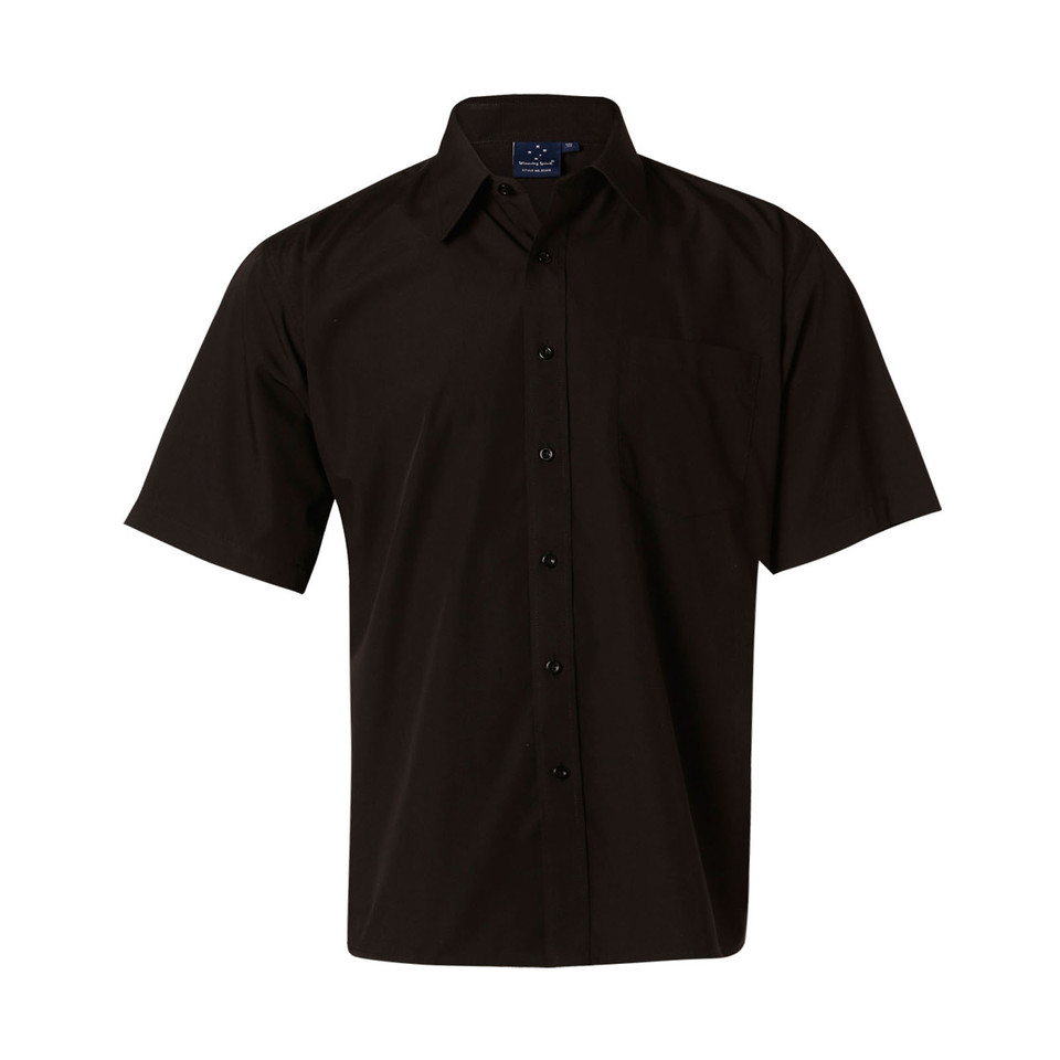Black short sleeve poplin business shirt with collar and button-front placket