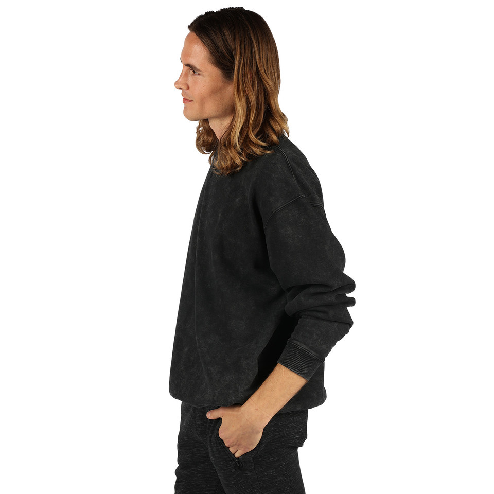 ZURI Unisex Plain Stone Washed Sweater, a comfortable crew neck pullover featuring a unique vintage wash effect and a soft, cotton-rich fabric.