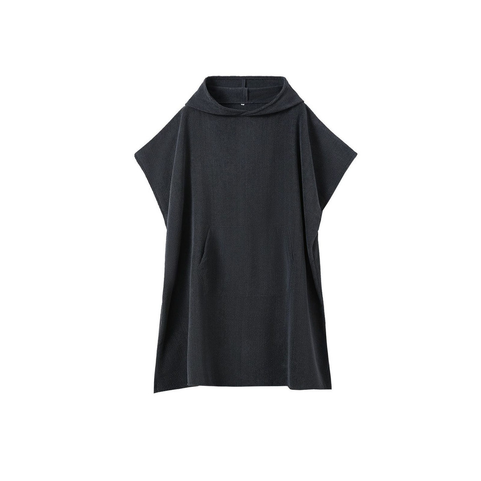 Charcoal hooded towel poncho with kangaroo pocket and short sleeves in soft fabric