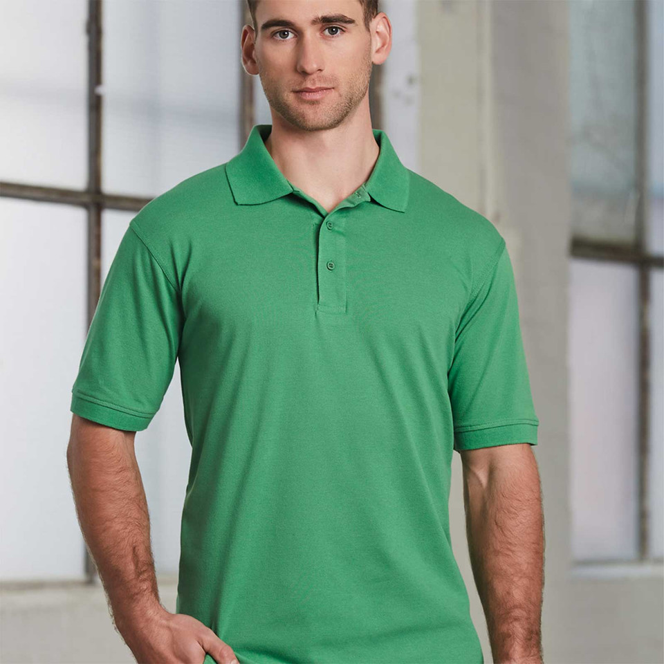 Kelly green stretch pique polo shirt with collar and three-button placket