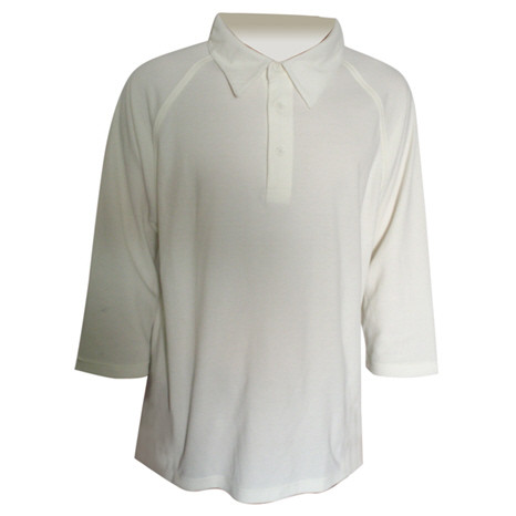 White cricket polo with three-quarter sleeves, flat knit collar and raglan seams