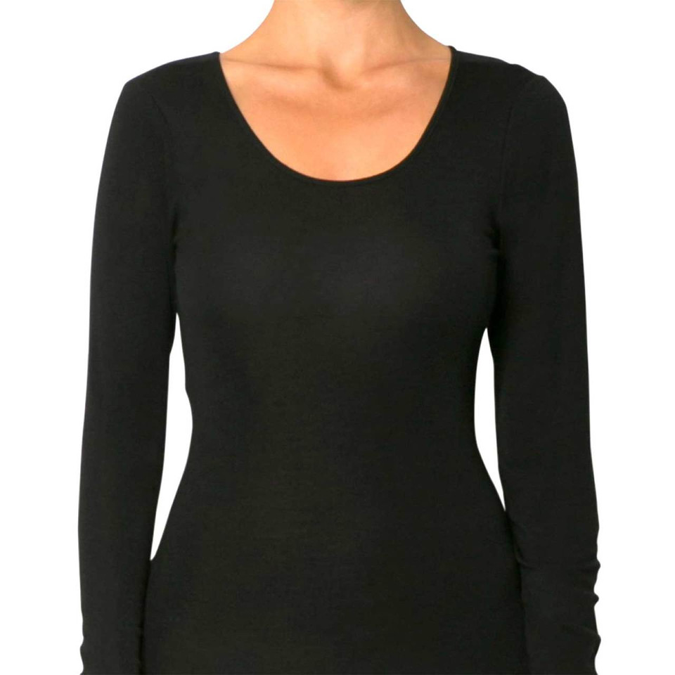 Alaska women's 100% pure merino wool long sleeve thermal base layer top in black. Soft, breathable, 200 GSM, and non-itch for ultimate warmth and travel comfort-black
