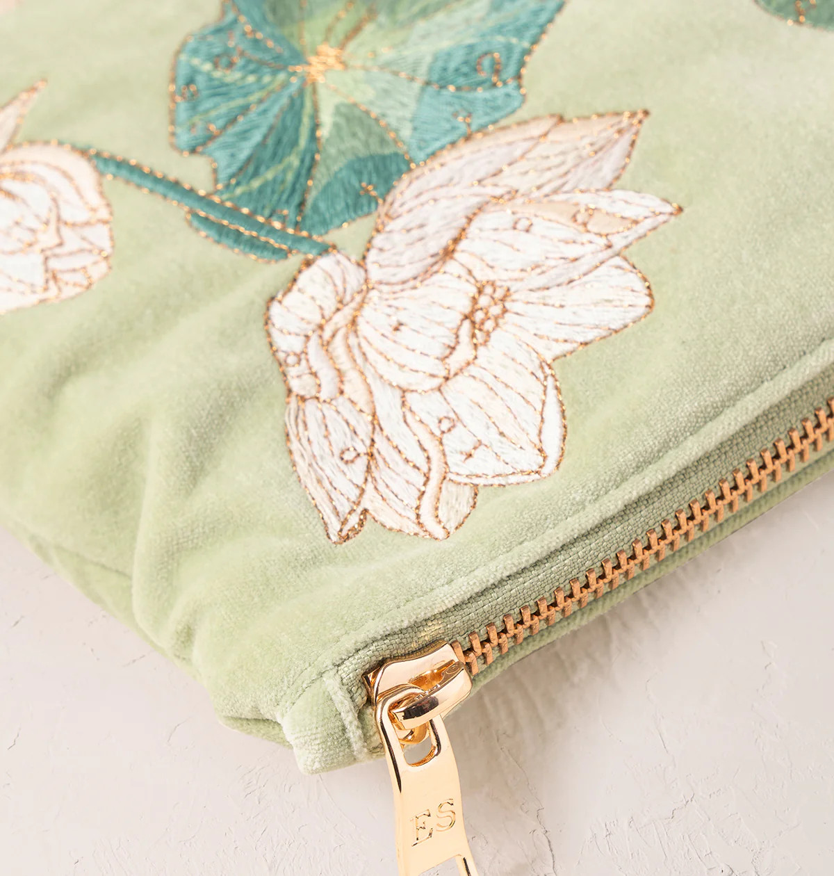 Elizabeth Scarlett Lotus Celadon Velvet Everyday Pouch | Bath