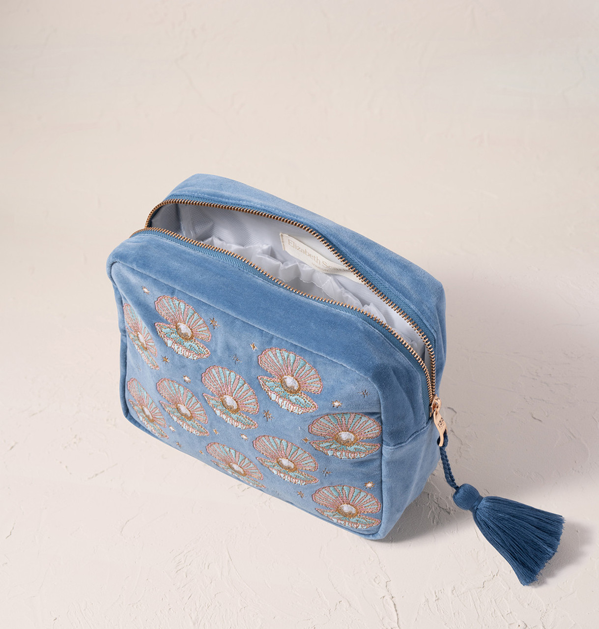 送料関税込【Elizabeth Scarlett】Velvet Wash Bag ポーチ Elizabeth Scarlett Pearl Shell Dusky Blue Velvet Wash Bag